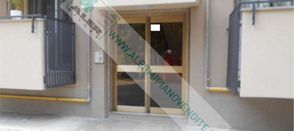 3 bedrooms Apartment in Milan, Italy No. 373129 2