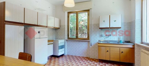 7 rooms House in Barga, Italy No. 122868 9