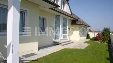 8غرفة فيلا في Marchtrenk, Austria رقم 230163