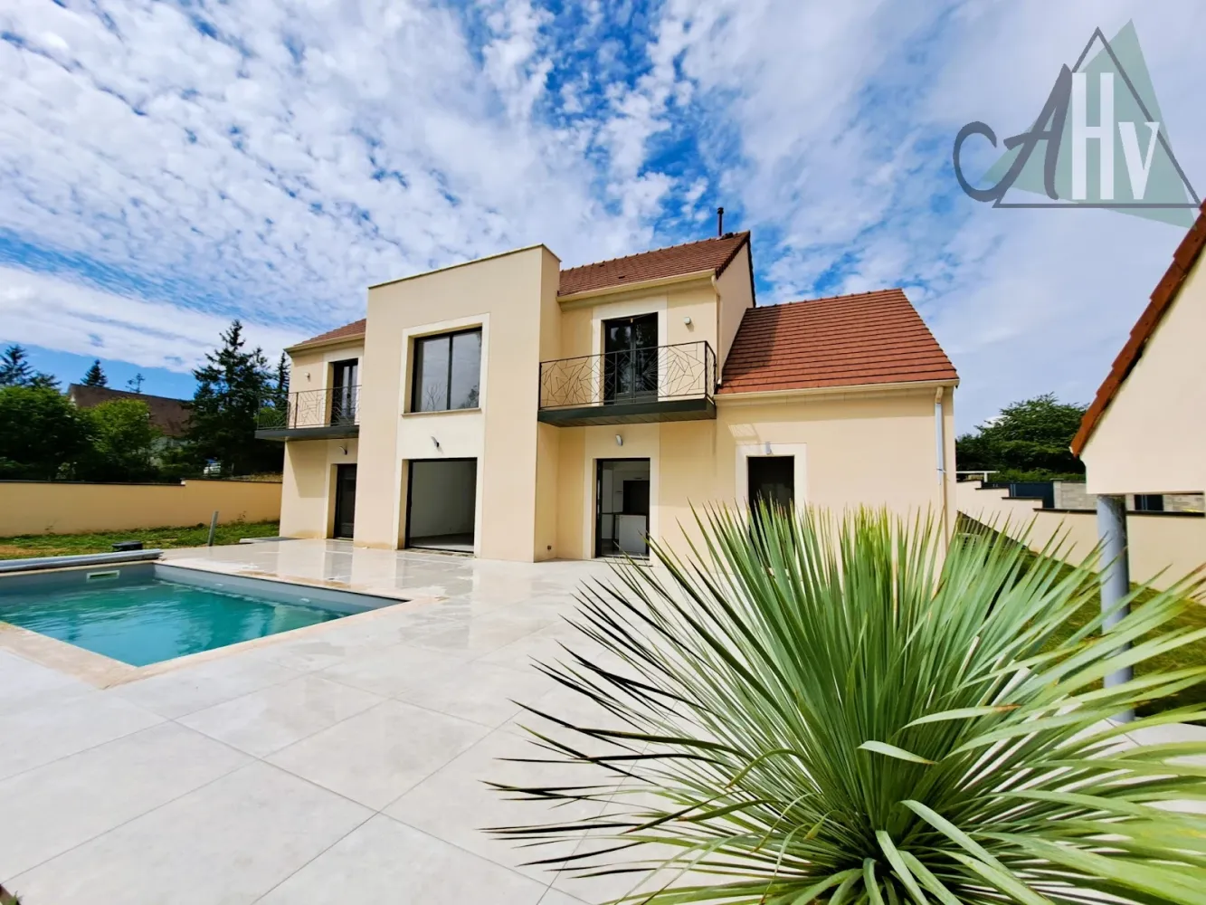 Коммерческая недвижимость с 3 спальнями в Вальбонн, Франция № 319137