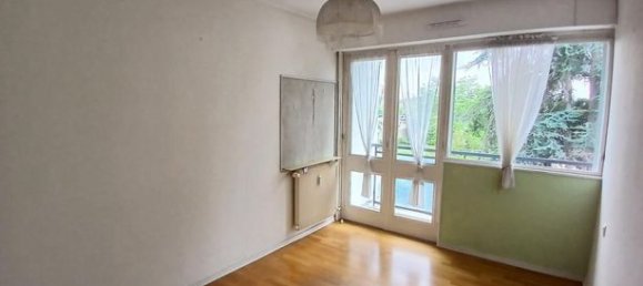 2 bedrooms Apartment in Laval, France No. 304412 4