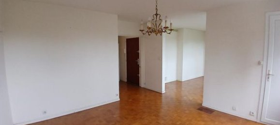 2 bedrooms Apartment in Laval, France No. 304412 2