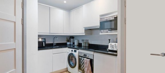 1 bedroom Apartment in Epsom, United Kingdom No. 9755 5
