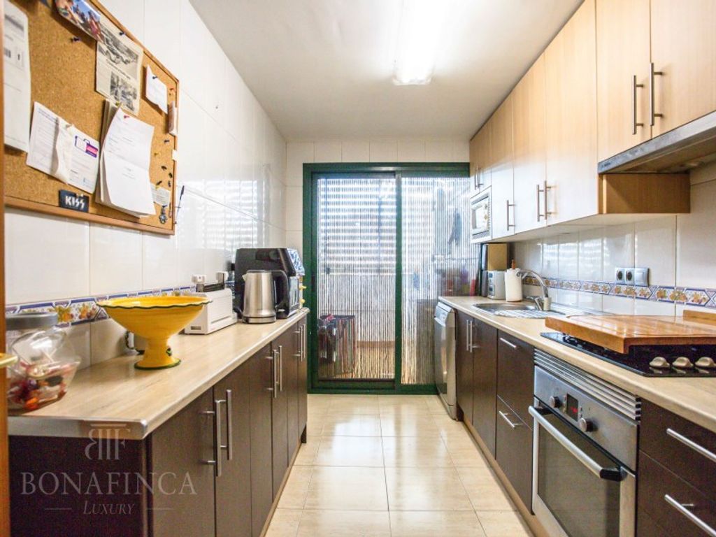 Квартира с 3 спальнями в Пальма-де-Майорка, Испания № 174310