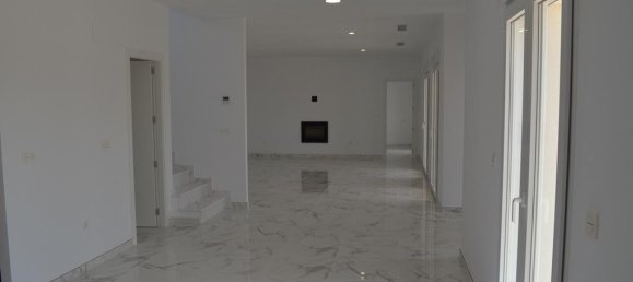 4 bedrooms Villa in Pinoso, Spain No. 11721 9