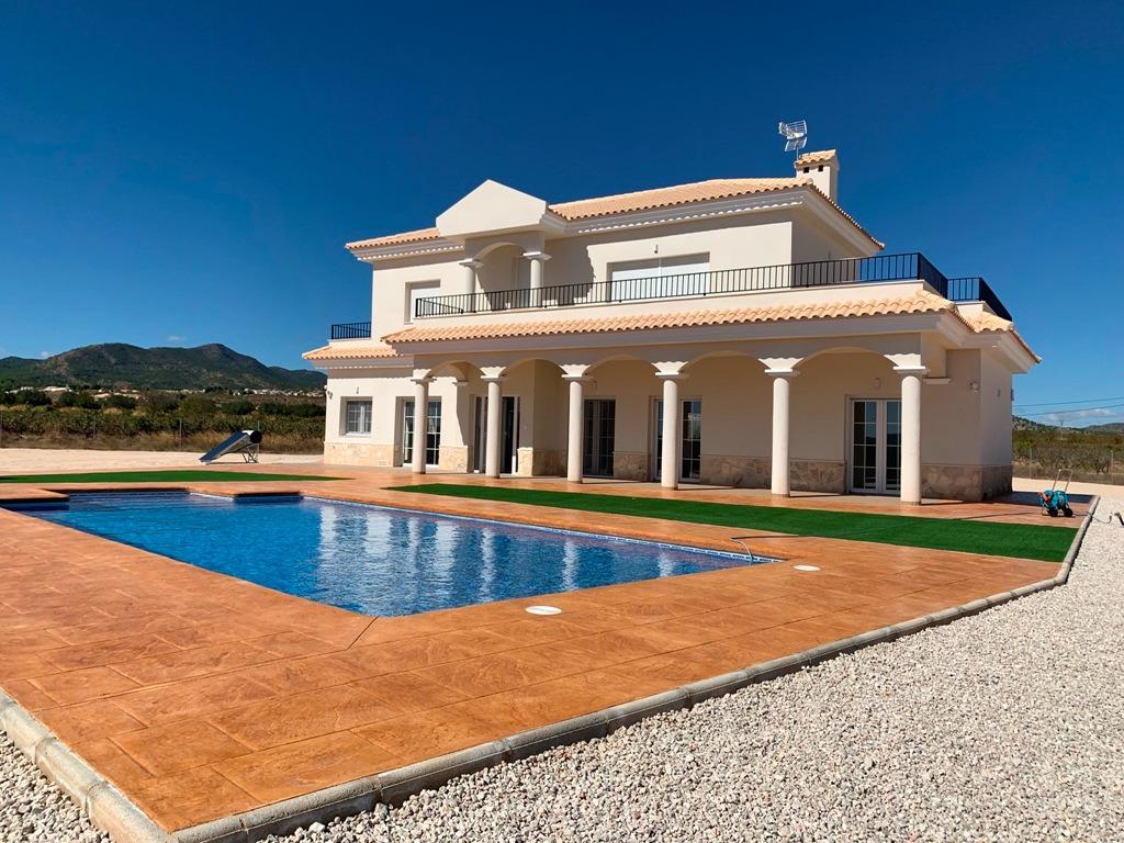 4 bedrooms Villa in Pinoso, Spain No. 11721