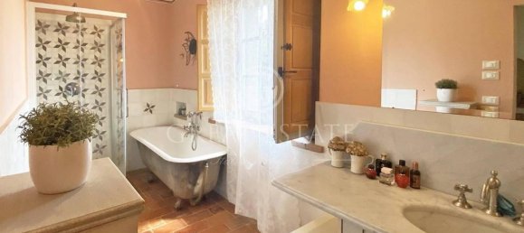4 Schlafzimmer Haus in Cortona, Italy, Nr. 178519 24