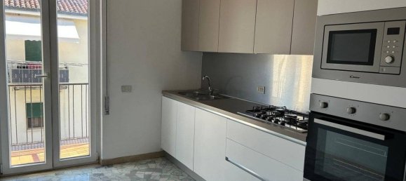 2 bedrooms Apartment in Vicenza, Italy No. 358925 4