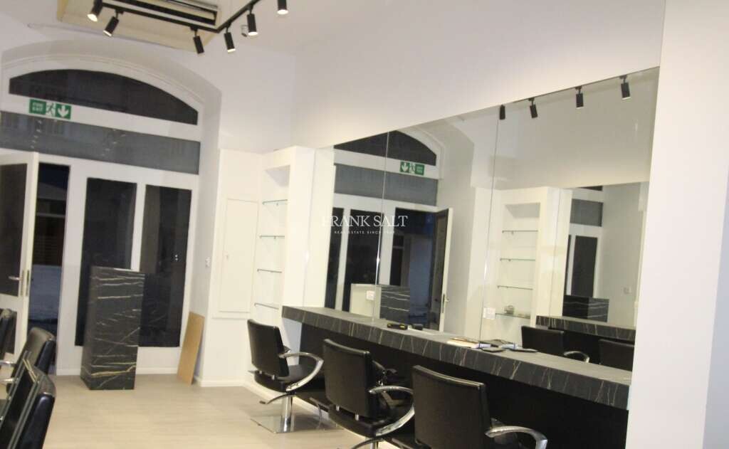  محل تجاري في Sliema, Malta 35متر مربع رقم 13419