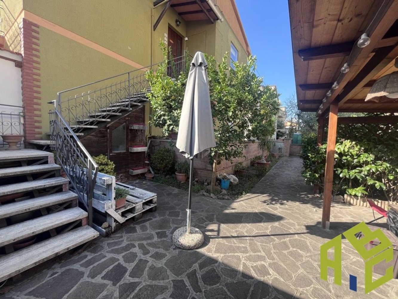 4 bedrooms Apartment in Rosignano Marittimo, Italy No. 325431