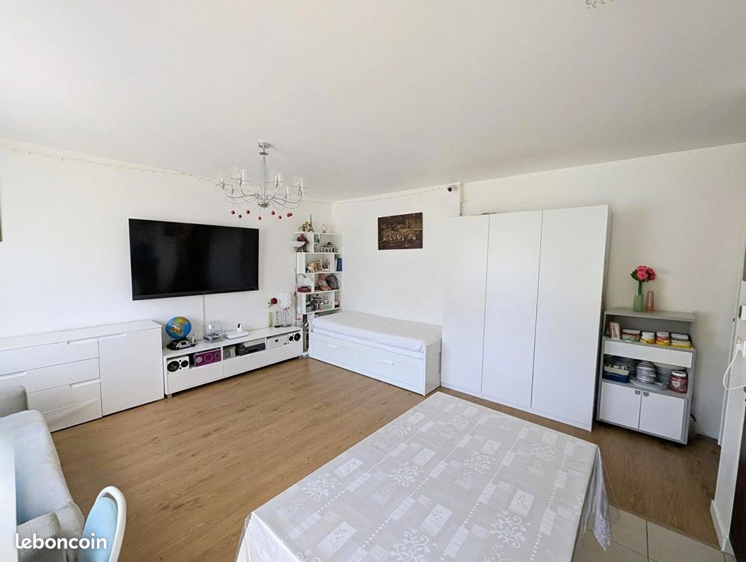 Apartamento de 1 dormitorio en La Queue-en-Brie, France No. 332363