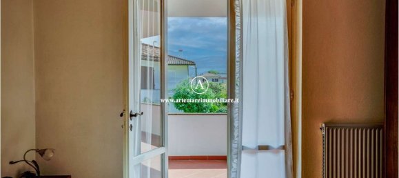 3 bedrooms Villa in Pietrasanta, Italy No. 304137 2