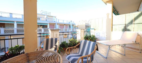 Пентхаус с 1 спальней в Лоано, Италия № 13524 4