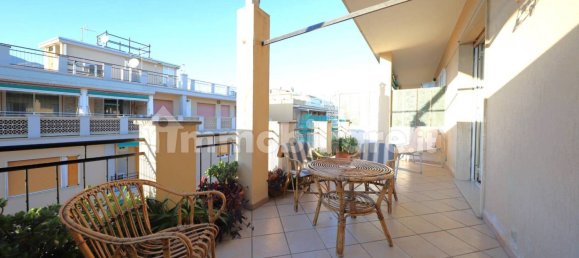 Пентхаус с 1 спальней в Лоано, Италия № 13524 2