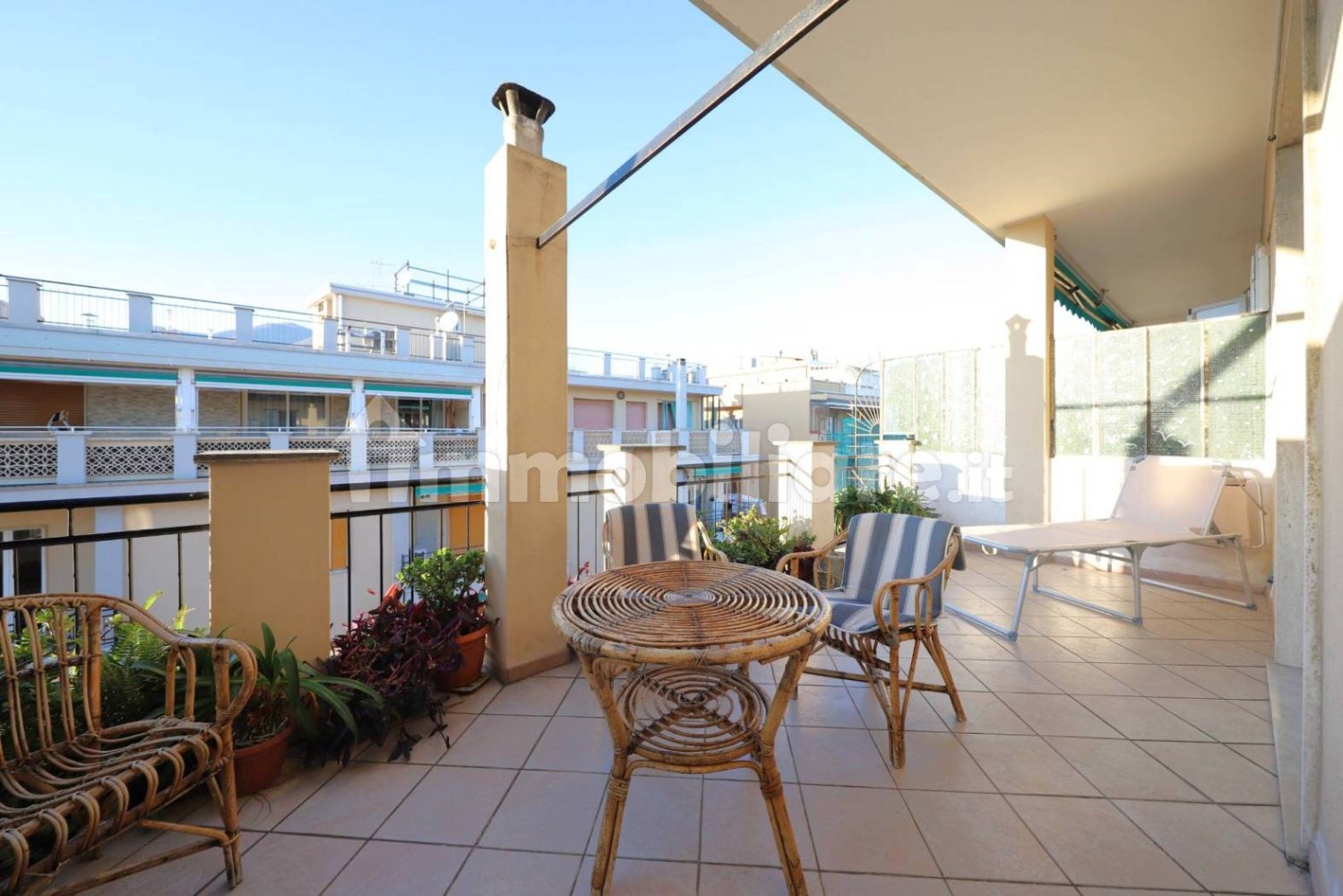 Пентхаус с 1 спальней в Лоано, Италия № 13524