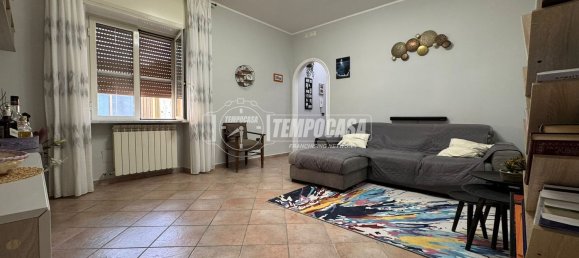 3-salle Appartement à Naples, Italy No. 268082 4