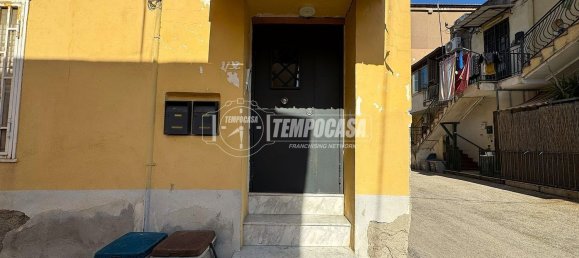 3-salle Appartement à Naples, Italy No. 268082 28