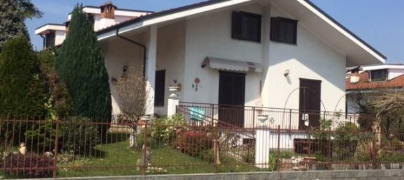 3 bedrooms Villa in Airasca, Italy No. 208807 11