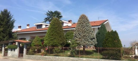 3 bedrooms Villa in Airasca, Italy No. 208807 9