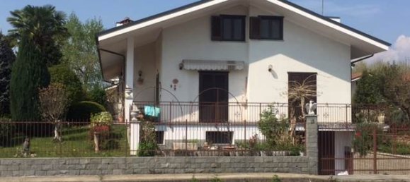 3 bedrooms Villa in Airasca, Italy No. 208807 12