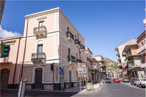 10 bedrooms House in Francavilla di Sicilia, Italy No. 280160