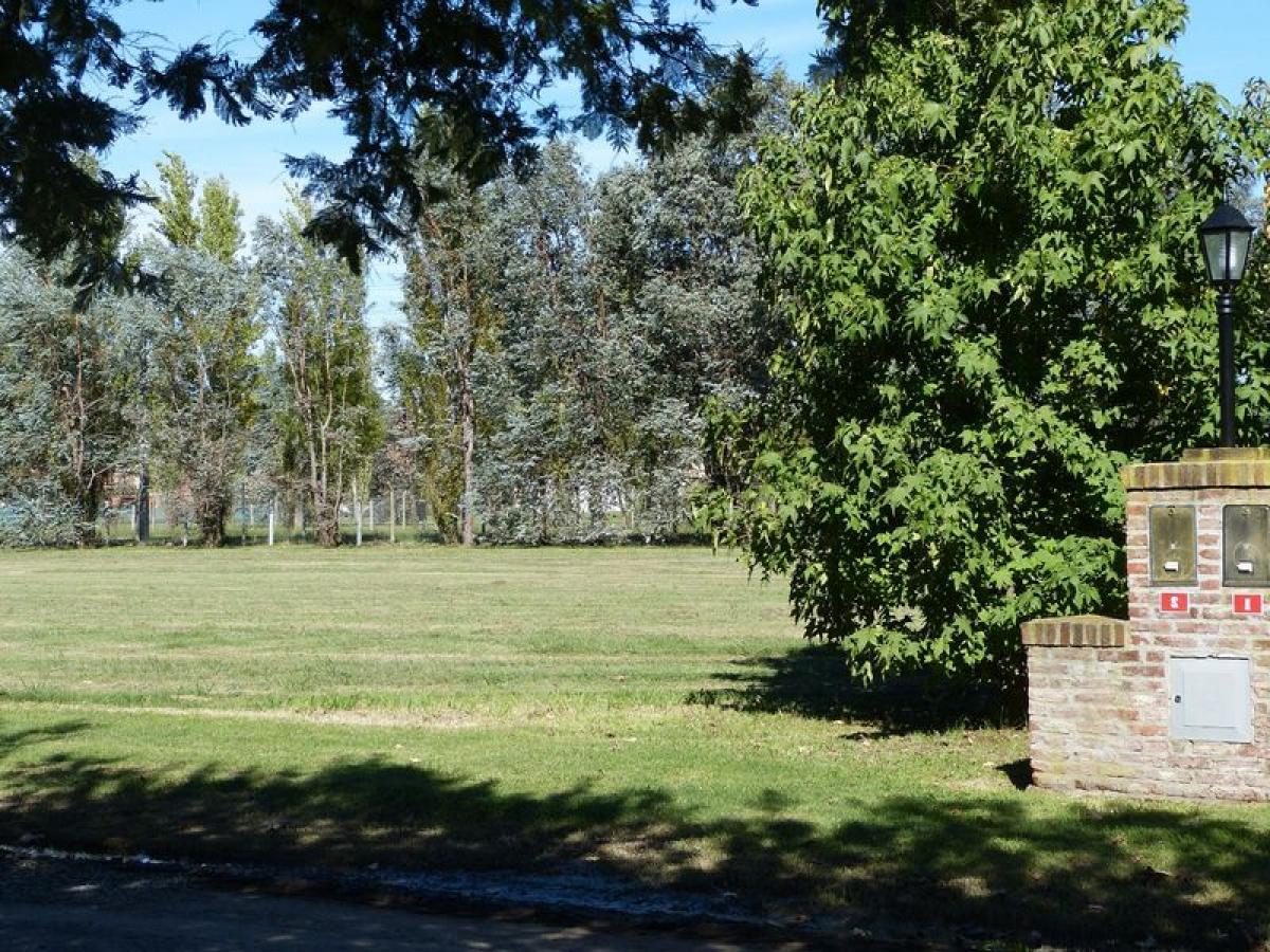 Grundstück in Lujan, Argentina, Nr. 50645