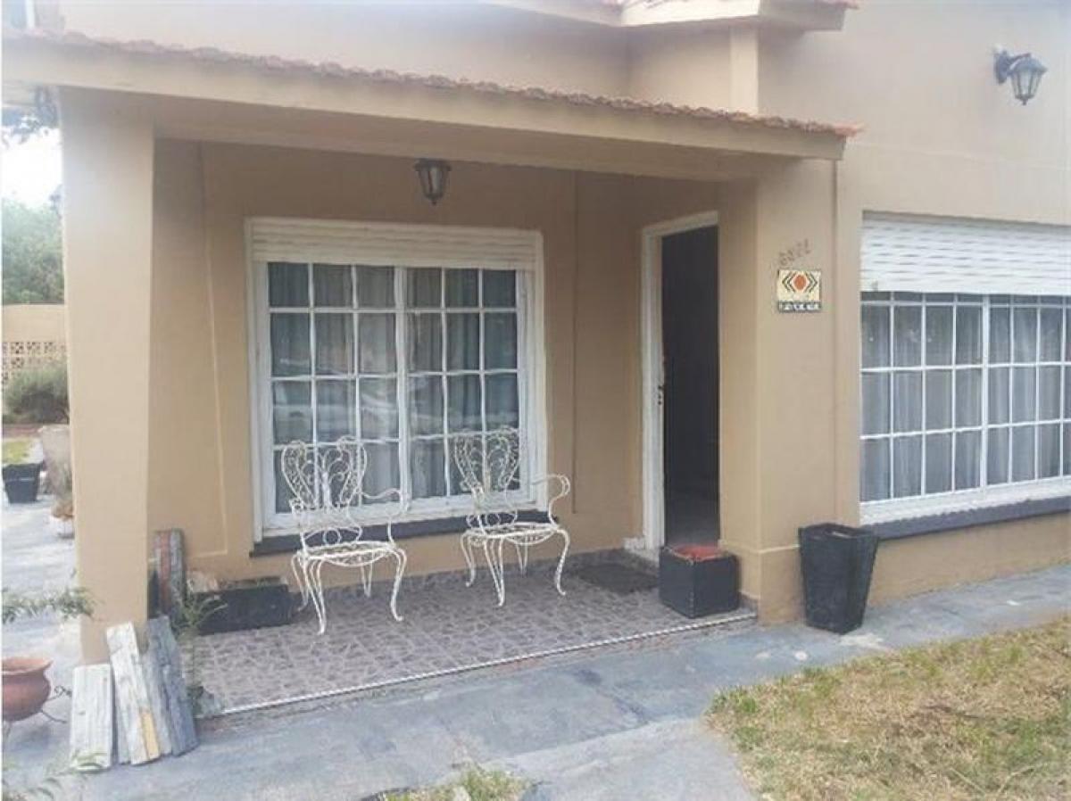 3 bedrooms House in Mar del Plata, Argentina No. 97769