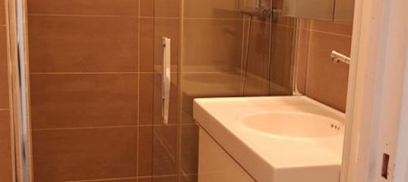 Studio in Boulogne-Billancourt, France No. 291218 3