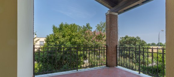 7 bedrooms Villa in Ferrara, Italy No. 33539 7