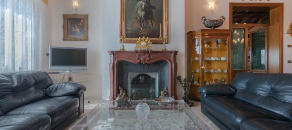 7 bedrooms Villa in Ferrara, Italy No. 33539 5