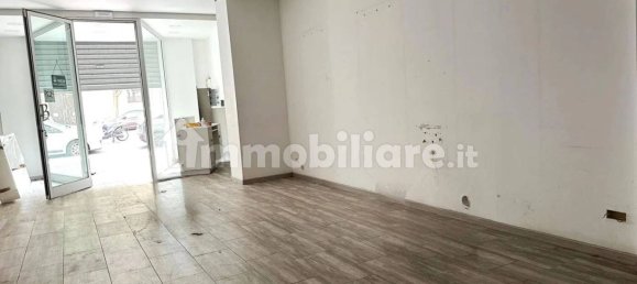 2-Zimmer Gewerbliche Immobilie in Bari, Italy, Nr. 353317 3