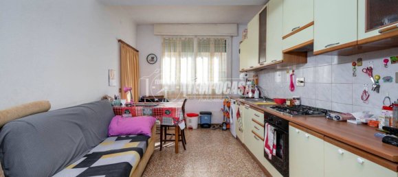 Дом с 6 спальнями в Кавриаго, Италия № 10858 17