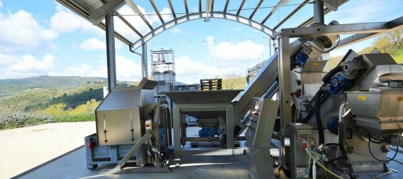 670m² Commercial property in Marsciano, Italy No. 315422 7