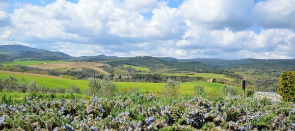 670m² Commercial property in Marsciano, Italy No. 315422 3