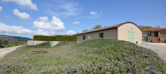 670m² Commercial property in Marsciano, Italy No. 315422 20