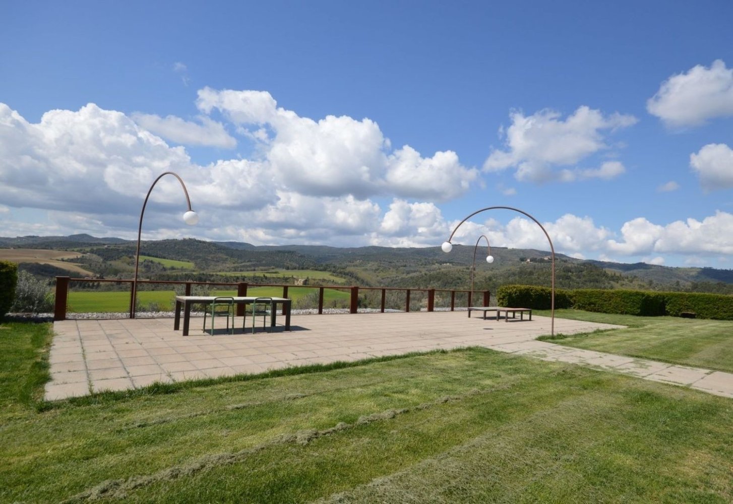 670m² Commercial property in Marsciano, Italy No. 315422