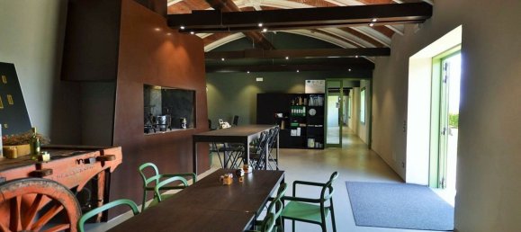 670m² Commercial property in Marsciano, Italy No. 315422 17