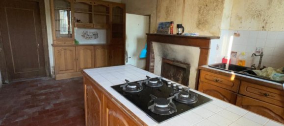 2 bedrooms House in Plou, France No. 210004 3