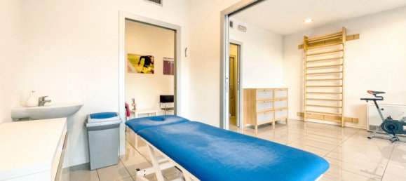 2-Zimmer Gewerbliche Immobilie in Varese, Italy, Nr. 211747 9