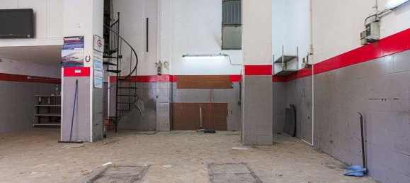 2 rooms Commercial property in Rome, Italy No. 147198 10