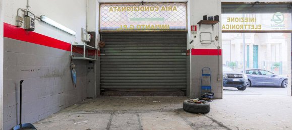 2 rooms Commercial property in Rome, Italy No. 147198 4