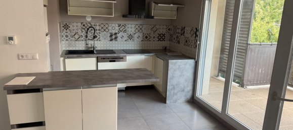 2 bedrooms Apartment in Venissieux, France No. 322423 2