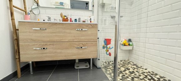 2 bedrooms Apartment in Reims, France No. 235830 12