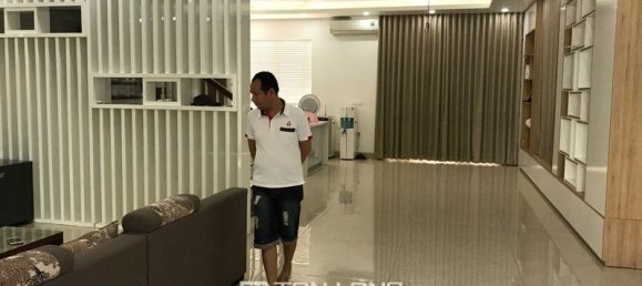 4 bedrooms Villa in Long Bien, Vietnam No. 1373 3