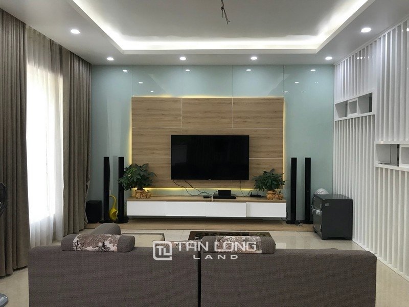 4 bedrooms Villa in Long Bien, Vietnam No. 1373