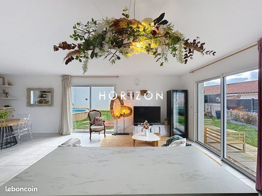 3 bedrooms House in Genouilleux, France No. 203538