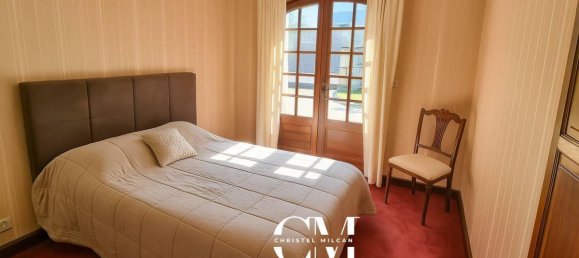 3 bedrooms House in Merignac, France No. 333239 5