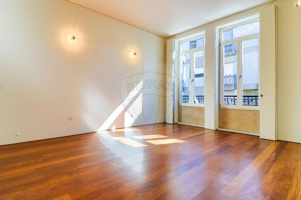 1 غرف نوم منزل ذو طابقين في Porto, Portugal رقم 42298