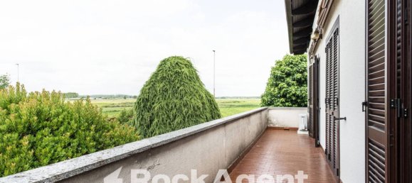 3 bedrooms Villa in Frascarolo, Italy No. 304852 9