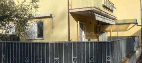 4 rooms Apartment in Massa, Italy No. 35409 7